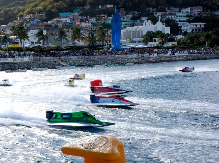 Puerto de Manzanillo, sede de la F1 Champ Boat