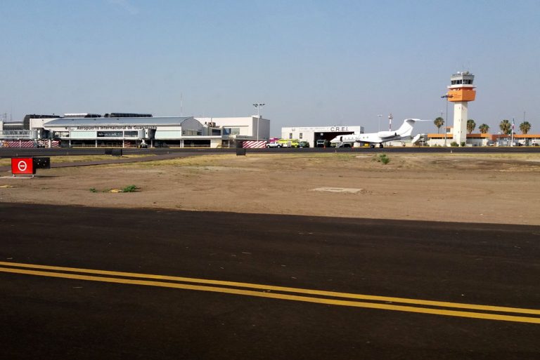 Supervisan avances de obras en el Aeropuerto de Guanajuato