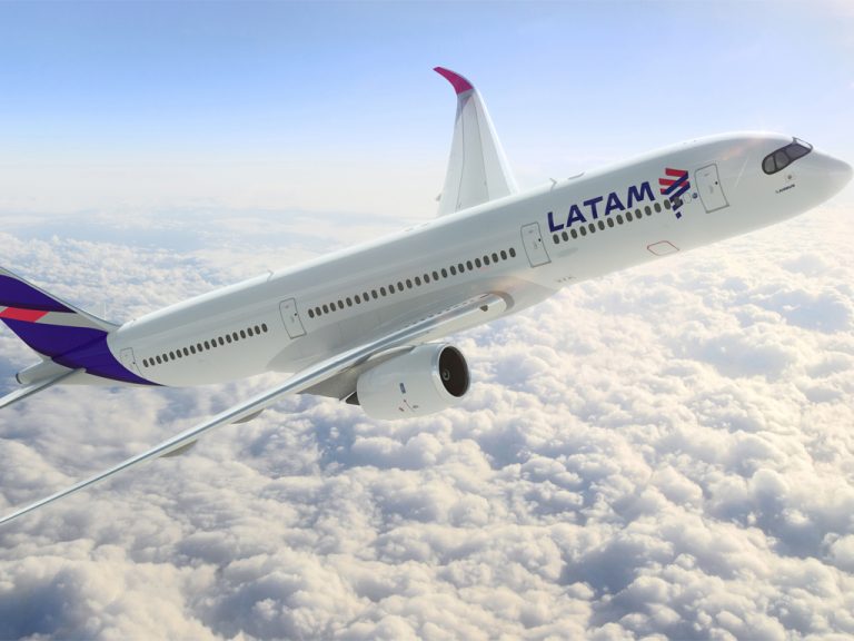 LATAM Airlines invita a continuar apoyando la reconstrucción de México
