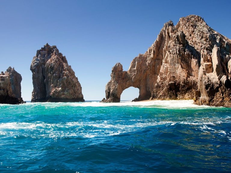 Baja California Sur va por turistas jóvenes de EU y Canadá