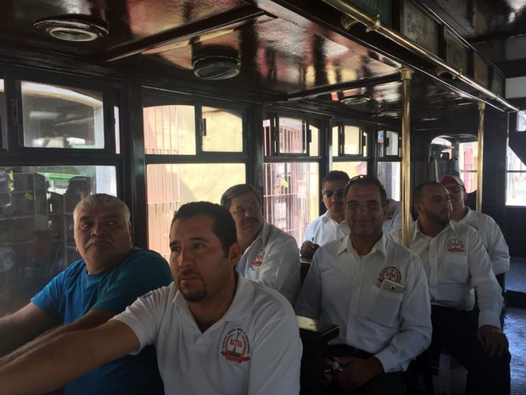 Taxistas de Aguascalientes son capacitados para orientar a turistas