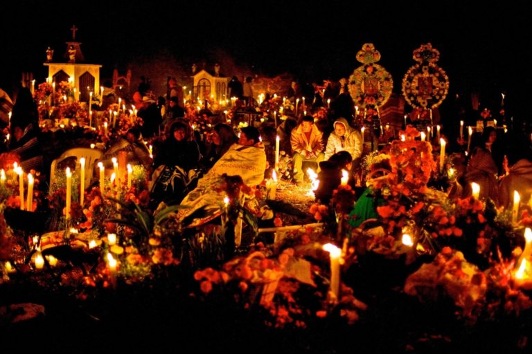¡Vive las tradiciones del Día de Muertos en Michoacán!
