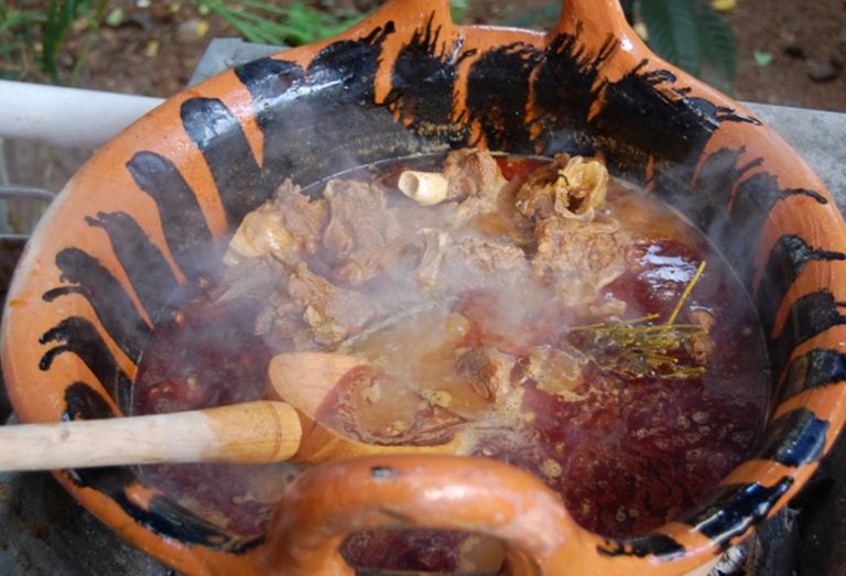 Lánzate al XII Festival del Mole de Caderas, una deliciosa tradición oaxaqueña