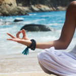WELLNESS-acapulco_meditar_playa