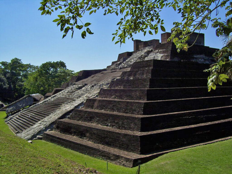 Zonas arqueológicas que debes conocer: Comalcalco, Tabasco