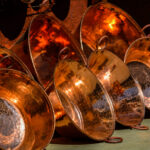 Cazos_de_cobre-wikipedia-scaled