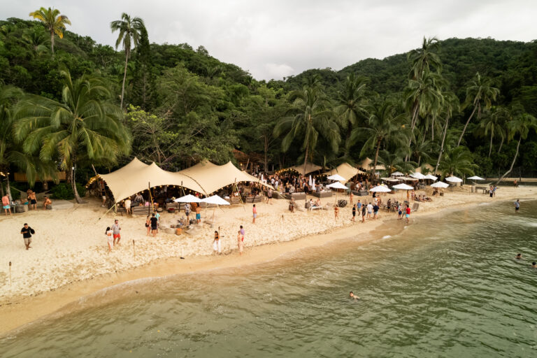 Estos son los 5 mejores clubs de playa en Puerto Vallarta