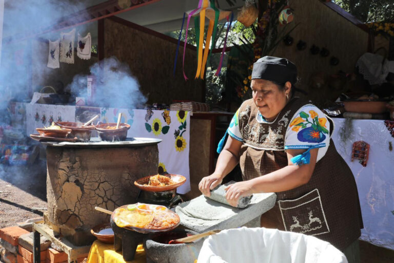 Los fogones de las Cocineras Tradicionales de Michoacán ya están listos para el finde