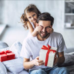 foto-de-ninia-con-papa-y-regalos