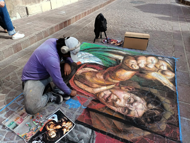 Disfruta de la jornada anual de arte Madonnari en la Plaza de la Paz